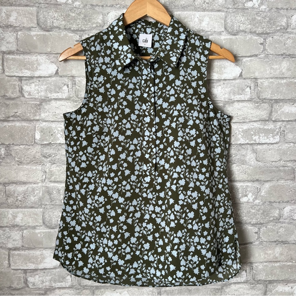 Cabi Women's Small. Floral. Sleeveless Blouse. Collared. Lightweight. 1/2 Button